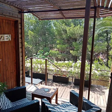 فندق مبيت وإفطار Les Jardins De L'oustal